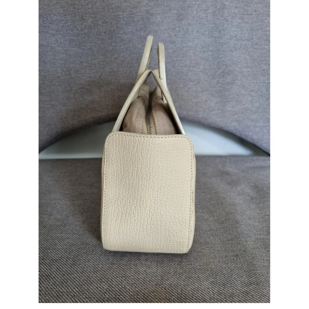 Loewe Cream Leather Women's Bag - Picture 2 of 7